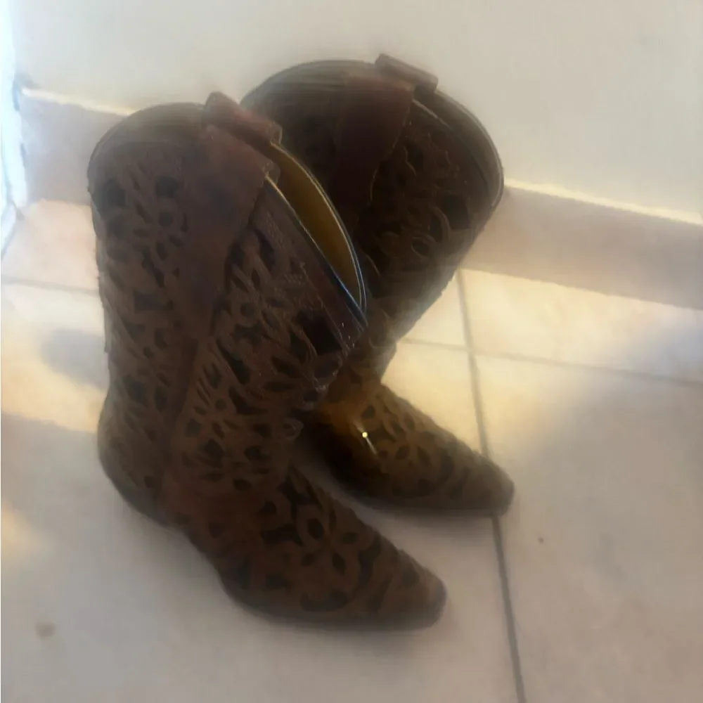 A4083g glitter INLAY FLORAL OVERLAY CRYSTALS & STUDS BROWN SNIP TOE COWBOY BOOT